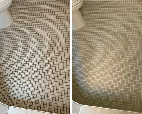 Bathroom Before and After a Grout Cleaning in Manhattan, NY